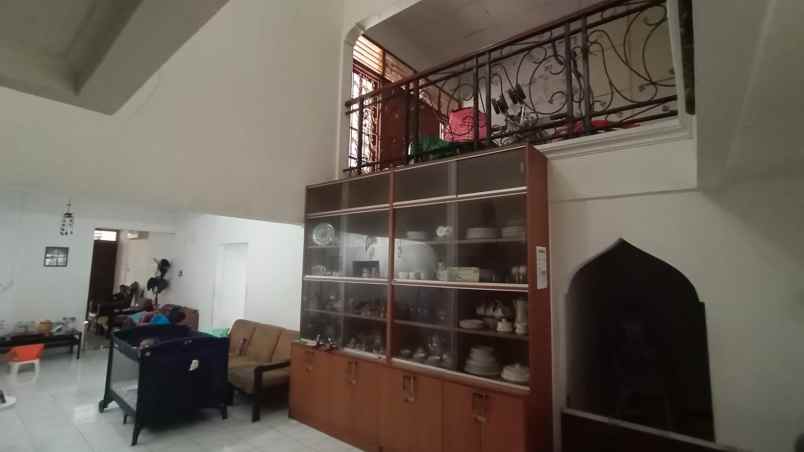 dijual rumah pisangan