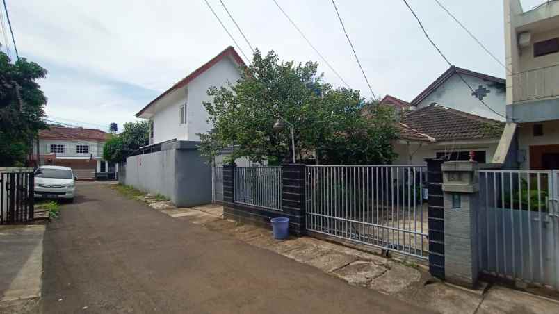 dijual rumah pisangan