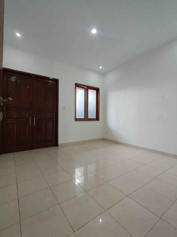 dijual rumah pisangan lama jaktim