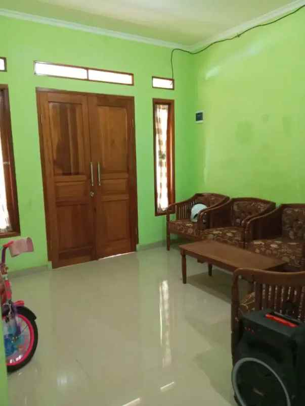 dijual rumah pondok kacang timur