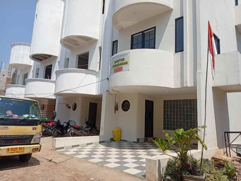 dijual rumah pondok kelapa