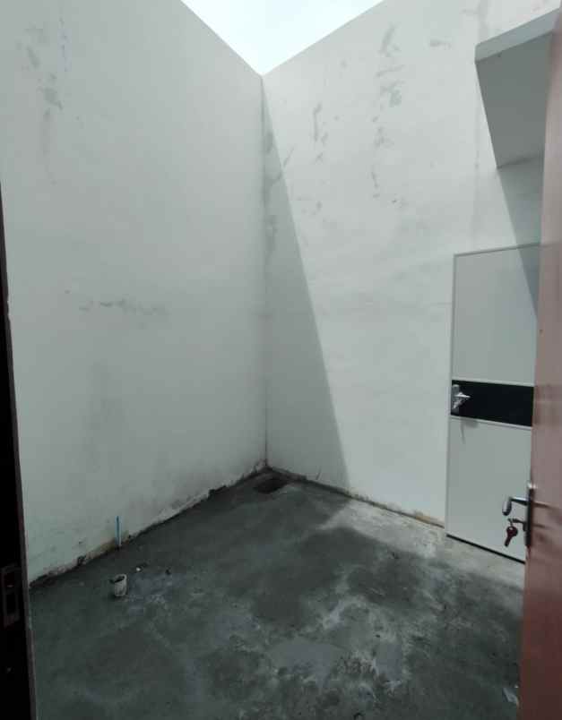 dijual rumah pondok terong cipayung depok