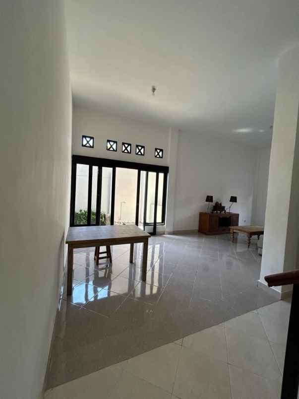 dijual rumah puri chandra asri