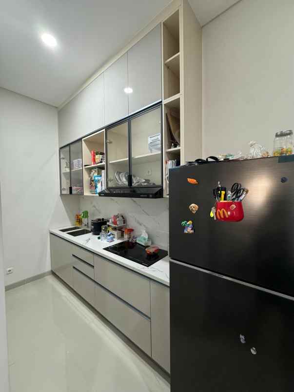 dijual rumah puri galaxy