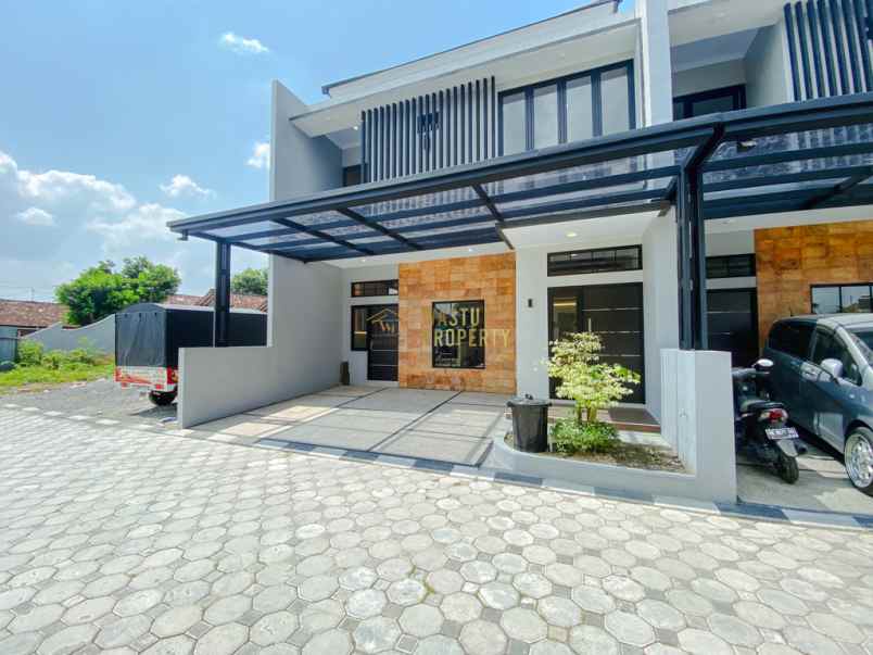 dijual rumah purwomartani kalasan