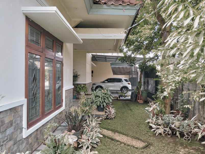 dijual rumah rajamantri