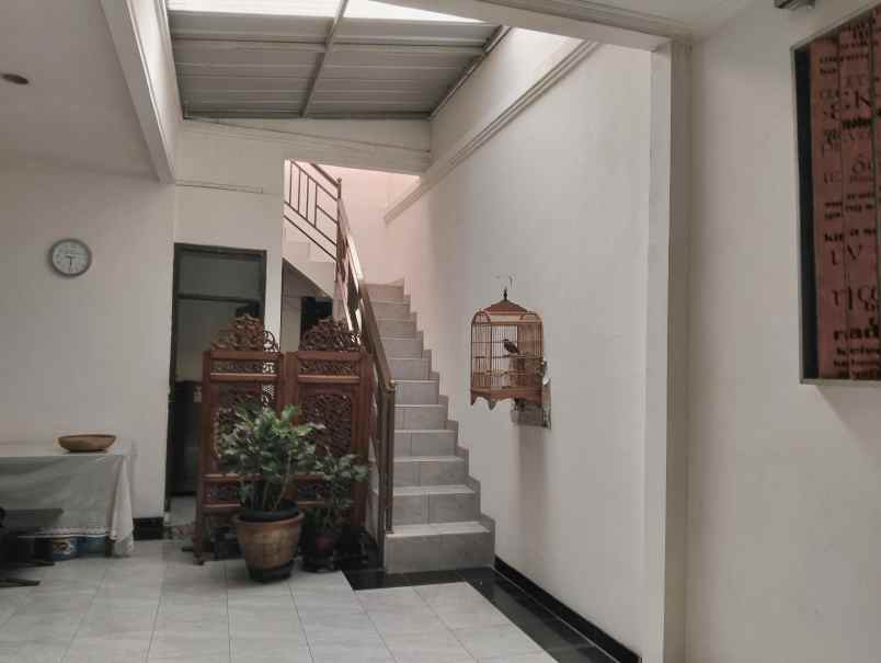 dijual rumah rajamantri