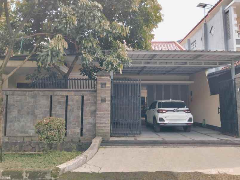 dijual rumah rajamantri