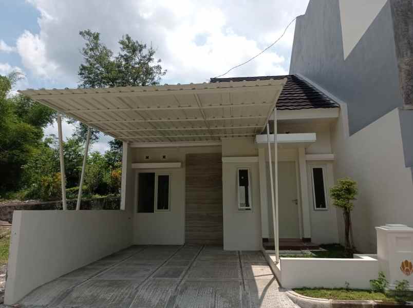 dijual rumah randusari prambanan klaten