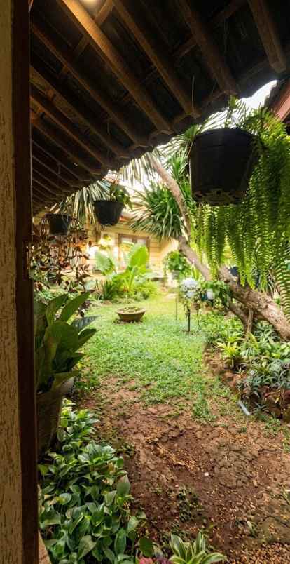 dijual rumah rasa private residence
