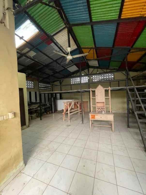 dijual rumah rasa private residence