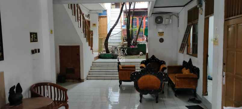 dijual rumah rawajati