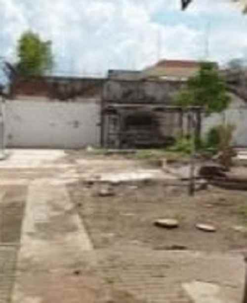 dijual rumah raya darmo