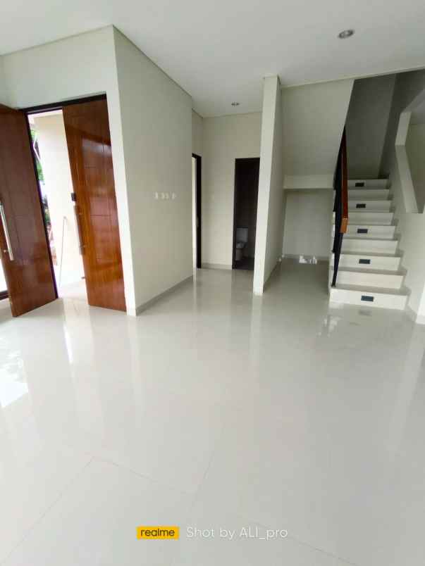 dijual rumah rengas ciputat tangerang