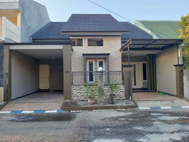 dijual rumah rewwin waru