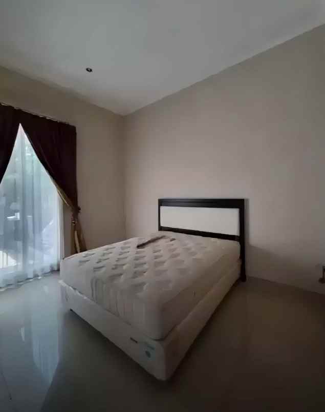 dijual rumah royal residence addington