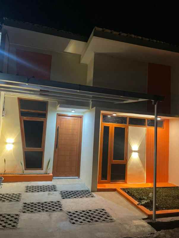 dijual rumah sadangsari