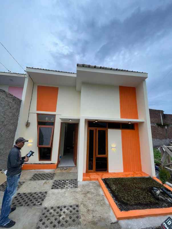 dijual rumah sadangsari