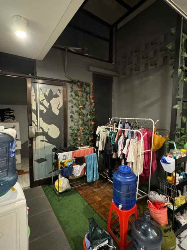 dijual rumah sambiroto