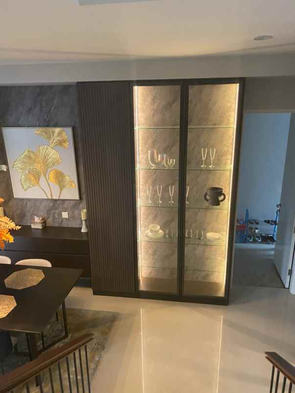 dijual rumah sambiroto