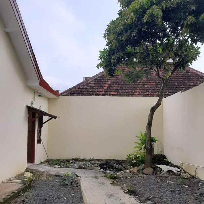 dijual rumah saptorenggo