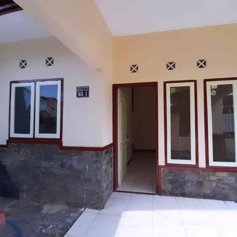 dijual rumah saptorenggo