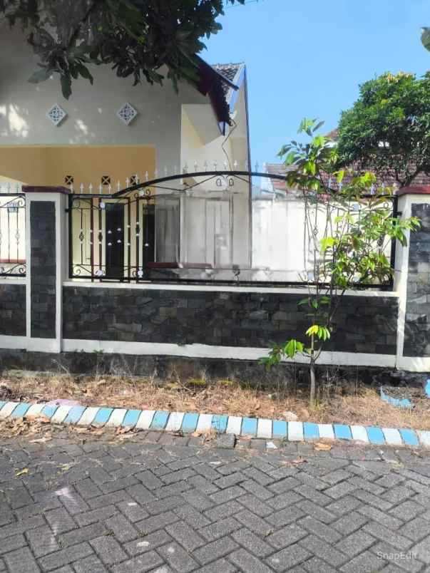 dijual rumah saptorenggo