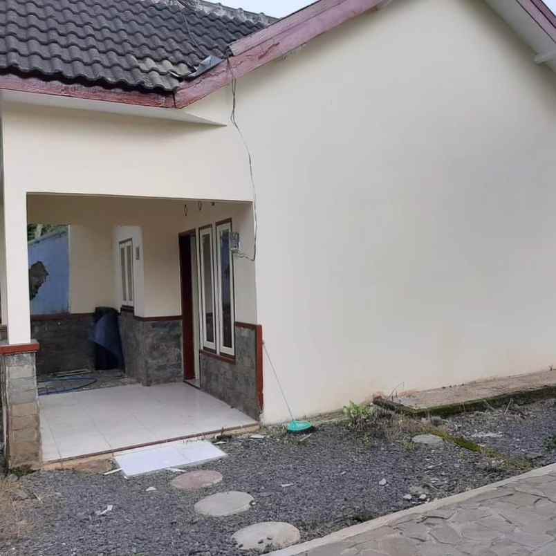 dijual rumah saptorenggo