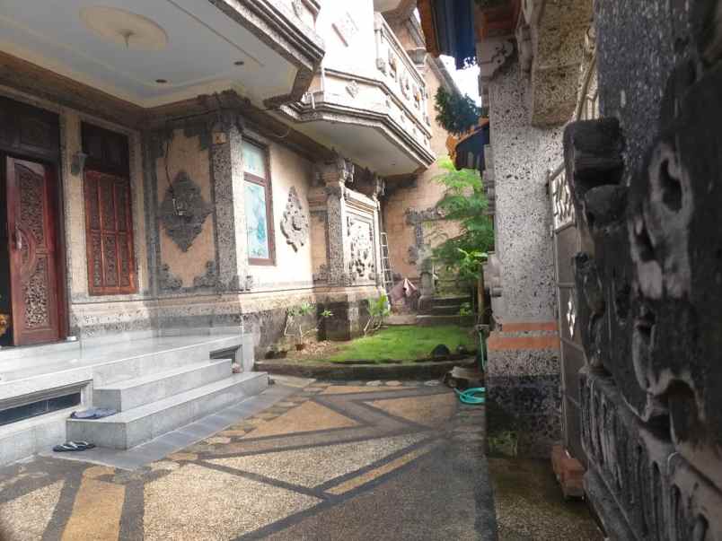 dijual rumah sari dana