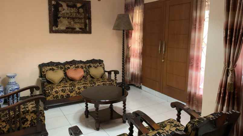 dijual rumah sariwangi
