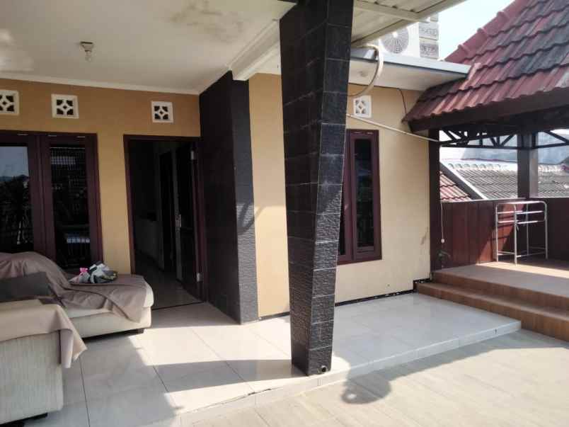 dijual rumah sawojajar