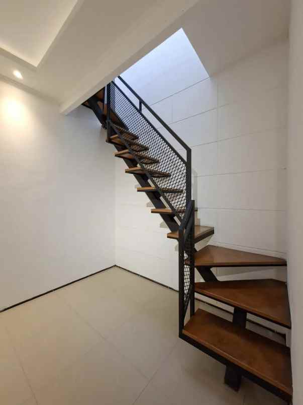 dijual rumah sektor 9 bintaro jaya