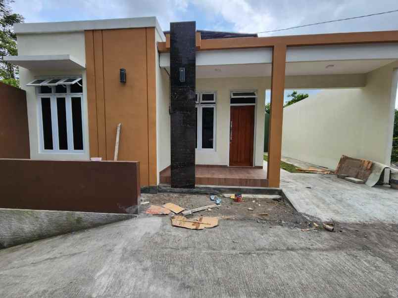 dijual rumah sembego maguwoharjo sleman