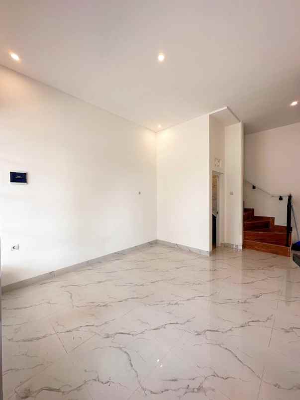 dijual rumah setu cipayung