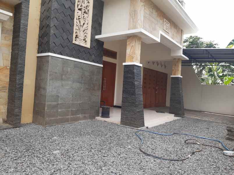 dijual rumah siap huni 2 lantai di sempusari jember