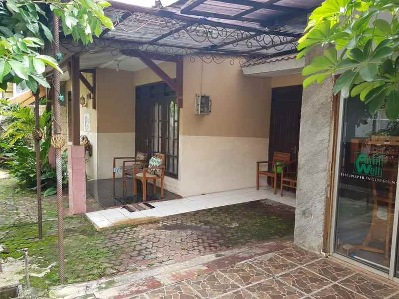 dijual rumah siap huni di bukit sari semarang atas