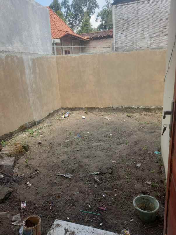 dijual rumah sidomoyo dekat kampus