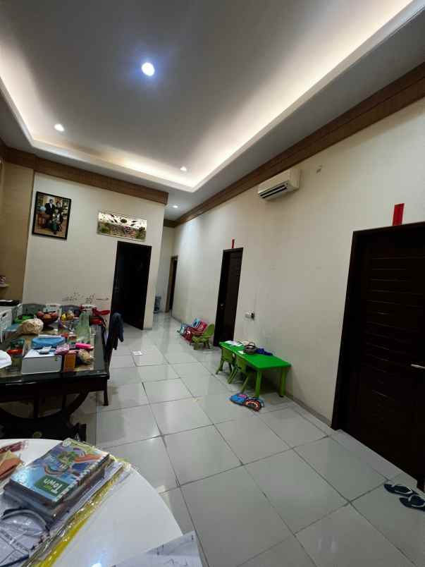 dijual rumah simpang darmo permai