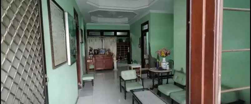 dijual rumah siwalankerto