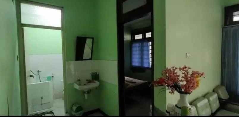 dijual rumah siwalankerto permai