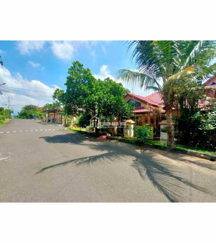 dijual rumah srondol kulon