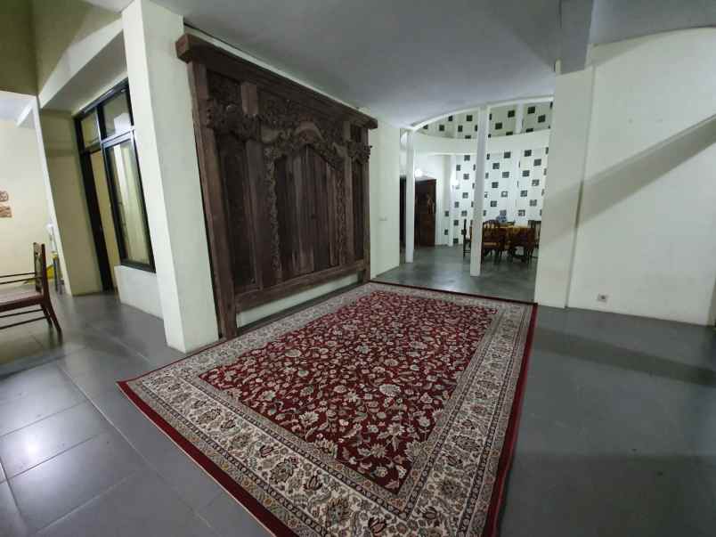 dijual rumah strategis asri indah di kota bandung