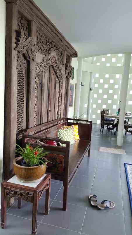 dijual rumah strategis asri indah di kota bandung