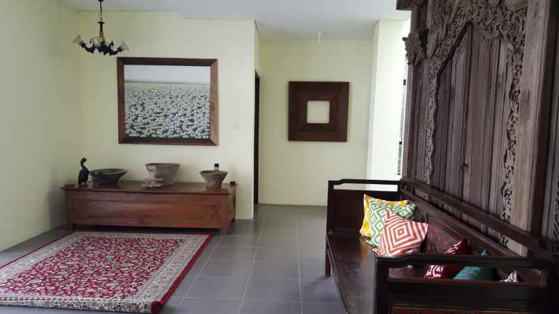 dijual rumah strategis asri indah di kota bandung