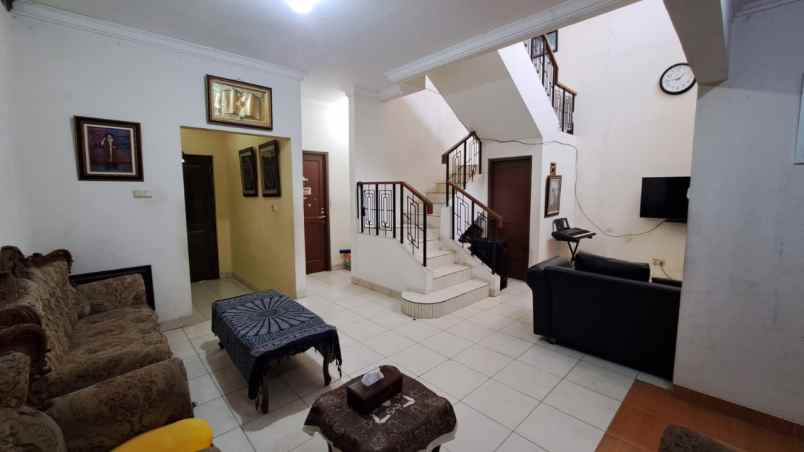 dijual rumah strategis dalam cluster grand wisata