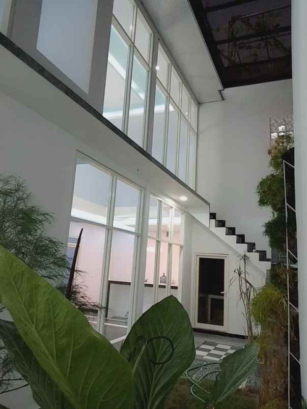 dijual rumah sukorame