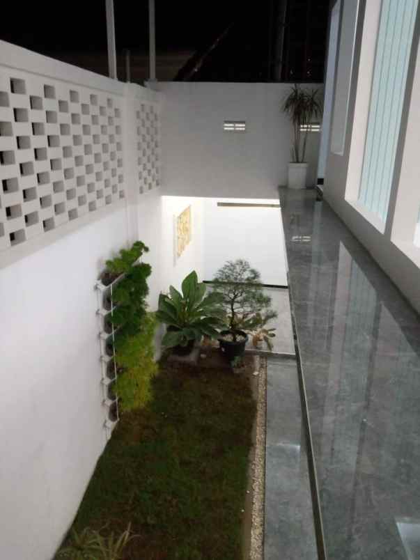 dijual rumah sukorame