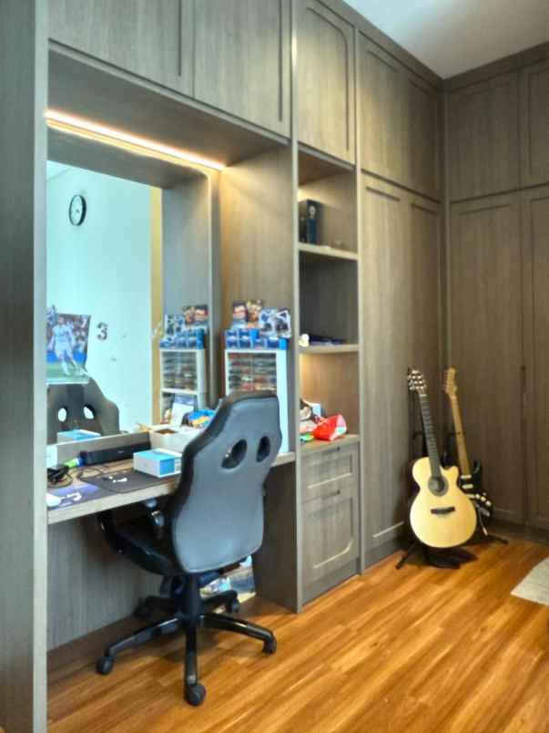 dijual rumah summarecon serpong cluster