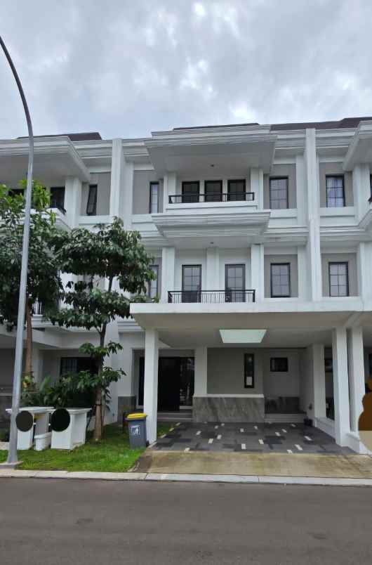dijual rumah sutera winona alam sutera