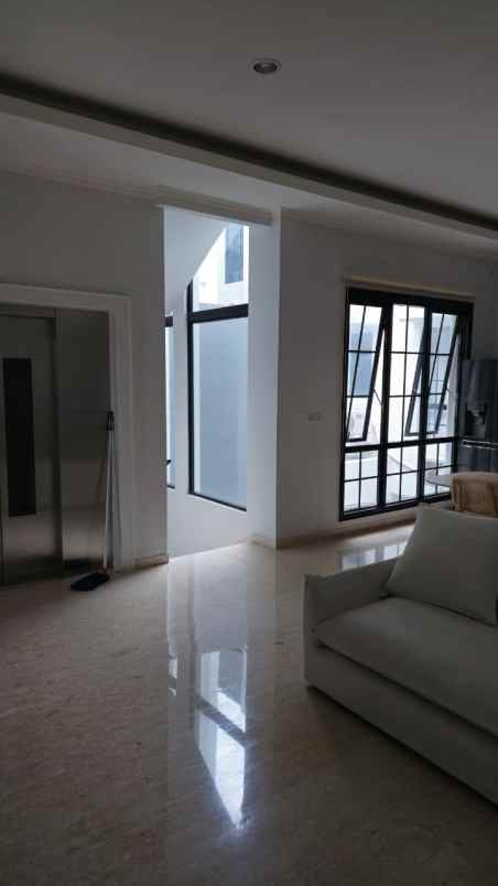 dijual rumah sutera winona alam sutera